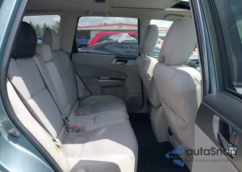 2013 Subaru Forester 2.5X Premium z USA, uszkodzony, nr VIN JF2SHADC6DH408958